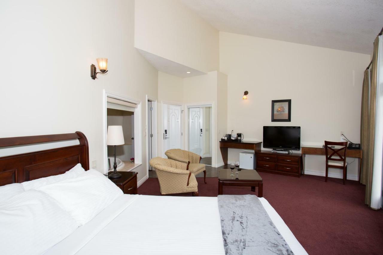Shiraz Villa Osoyoos Eksteriør billede