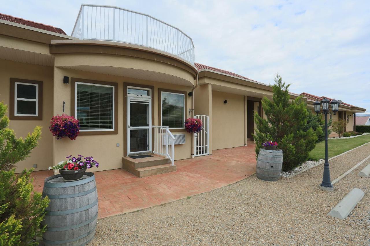 Shiraz Villa Osoyoos Eksteriør billede
